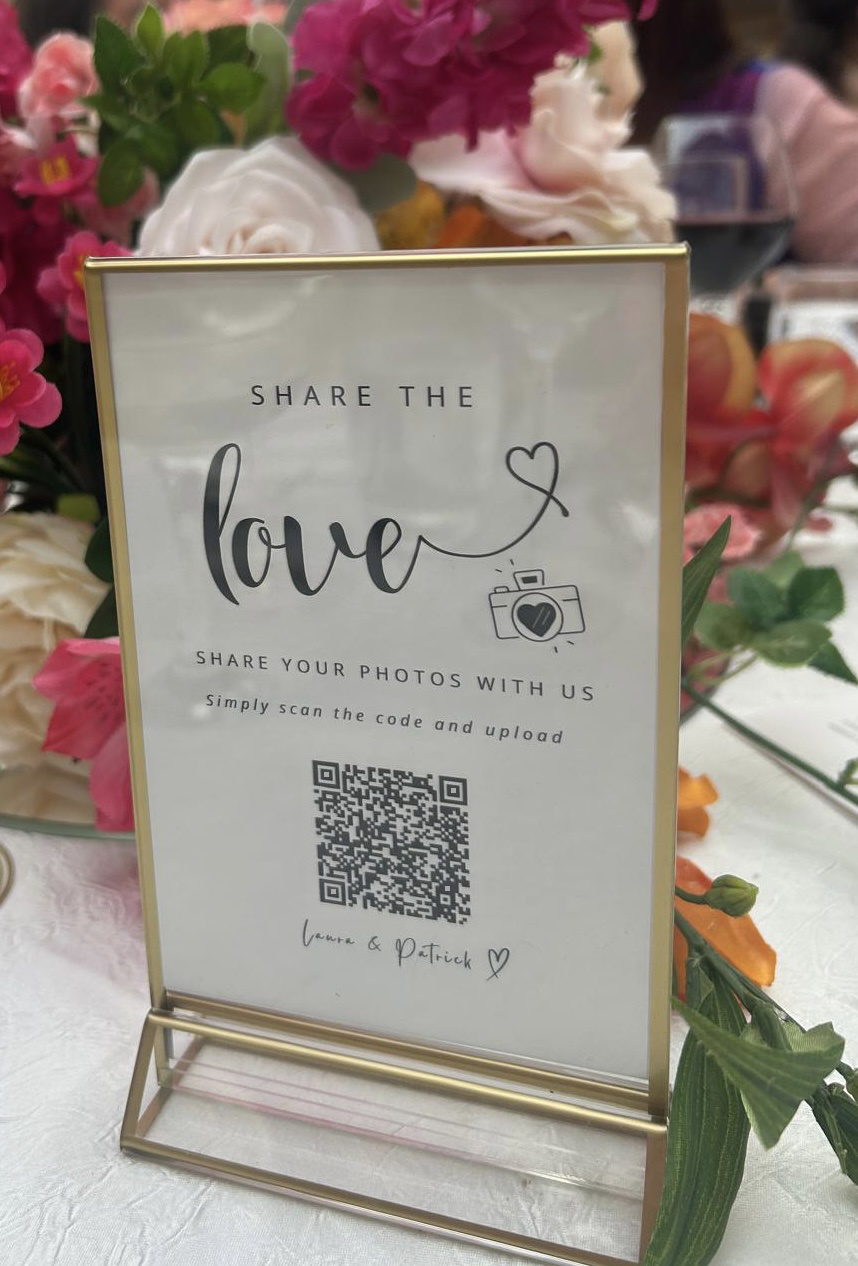 QR code for digital guestbook application